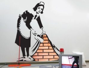The sweeper, Banksy, Αυτοκόλλητα τοίχου, 158 x 154 εκ.