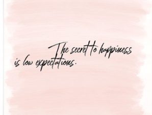 Το μυστικό της ευτυχίας είναι οι μικρές προσδοκίες, Φράσεις, Πόστερ, 20 x 20 εκ.
